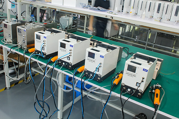 全自動(dòng)鎖螺絲機(jī)廠家哪家好，選堅(jiān)豐電子